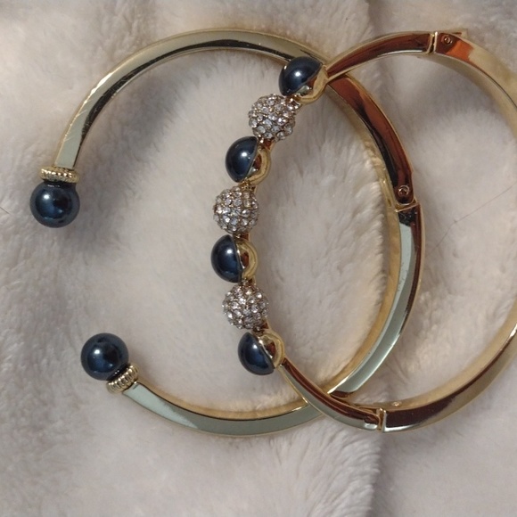 Bracelets - Picture 4 of 4